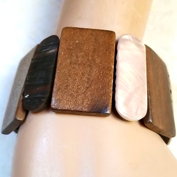 Vintage 1970s Wood and Acrylic Stretch Cuff Bracelet - Picture 12 of 16